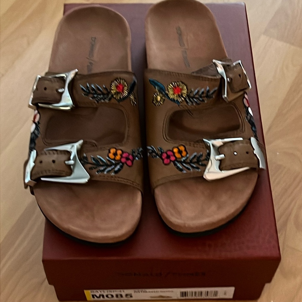 NIB vintage Donald J Pliner floral designed Birkenstock style sandals